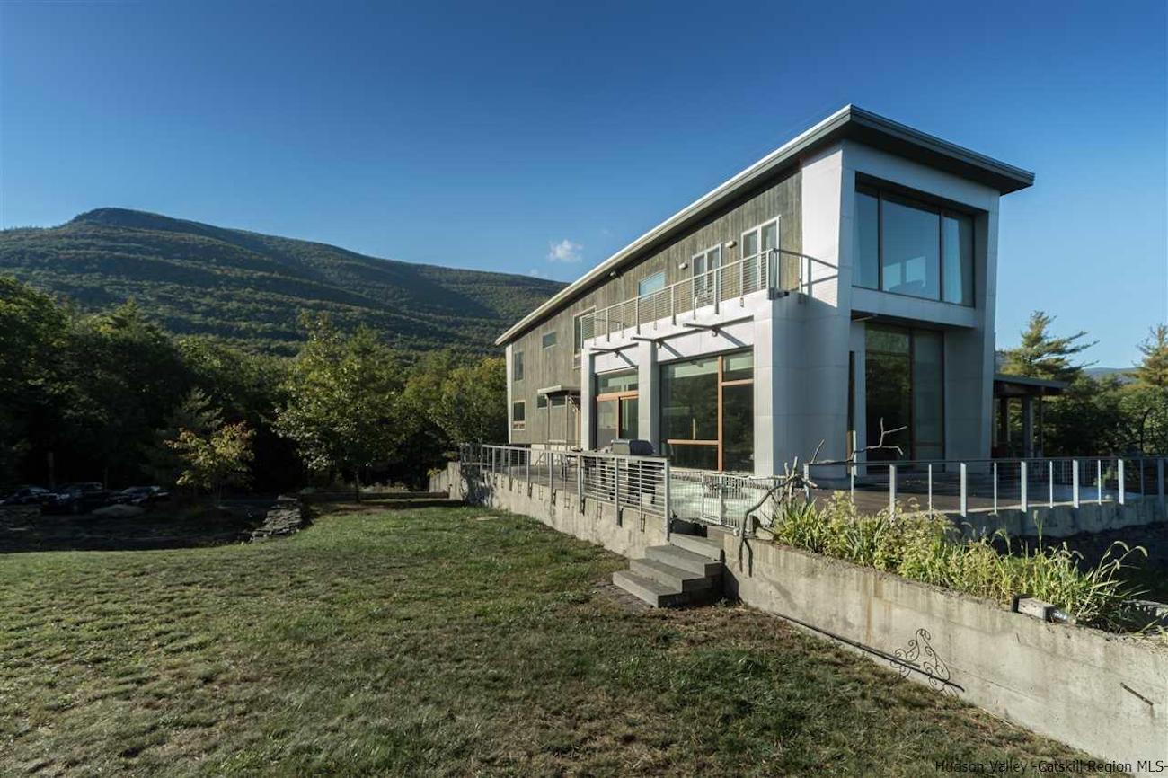 Inside+Out Featured Real Estate 37 Ledgesite Road Saugerties
